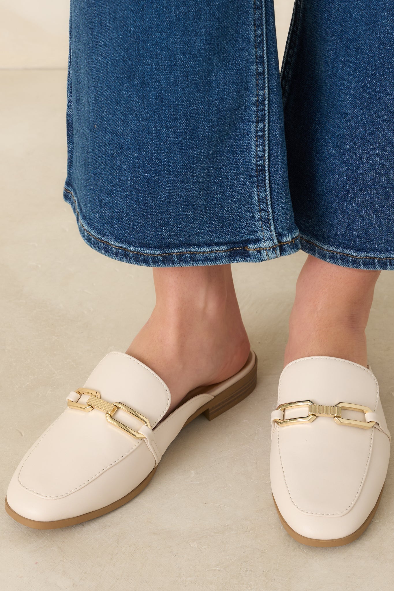 Alvida | Leather Slides for Women Closed Toe