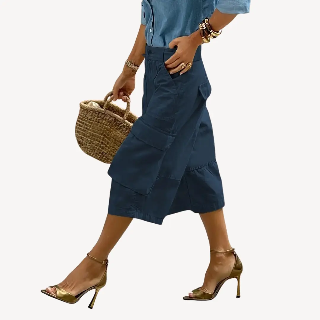 Caro | Black Cargo Pants Relaxed Fit with Pockets 2