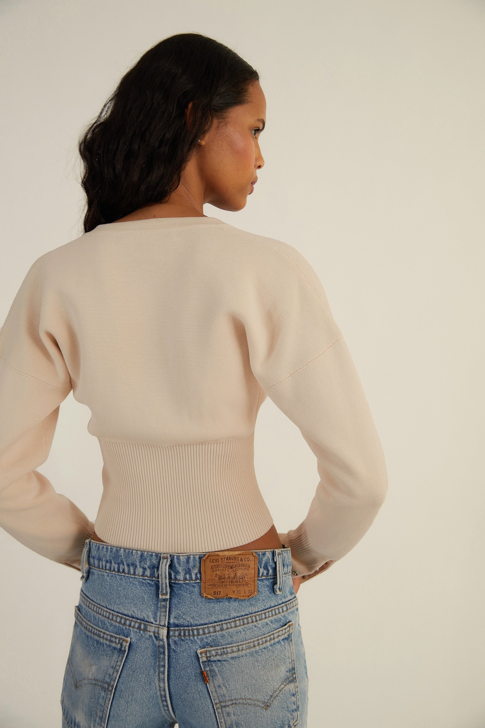 Fina | Fitted Cropped Button-Up Cardigan 3