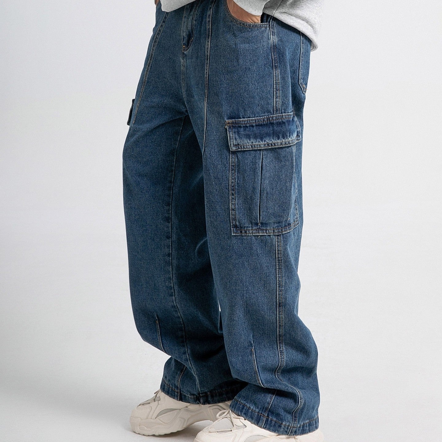 Jace | Men's Relaxed Fit Cargo Jogger Jeans Washed Denim 4