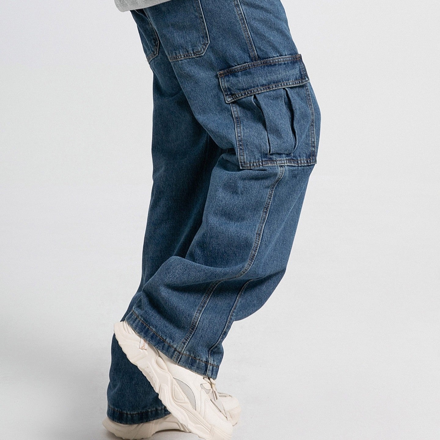 Jace | Men's Relaxed Fit Cargo Jogger Jeans Washed Denim 5