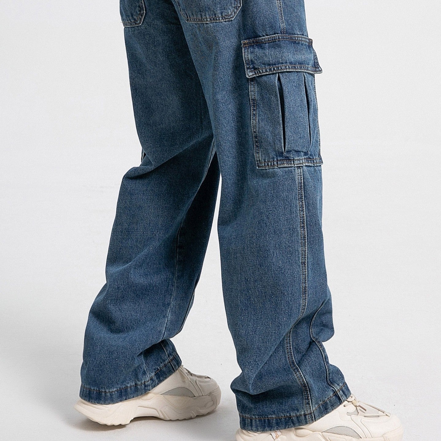 Jace | Men's Relaxed Fit Cargo Jogger Jeans Washed Denim 6