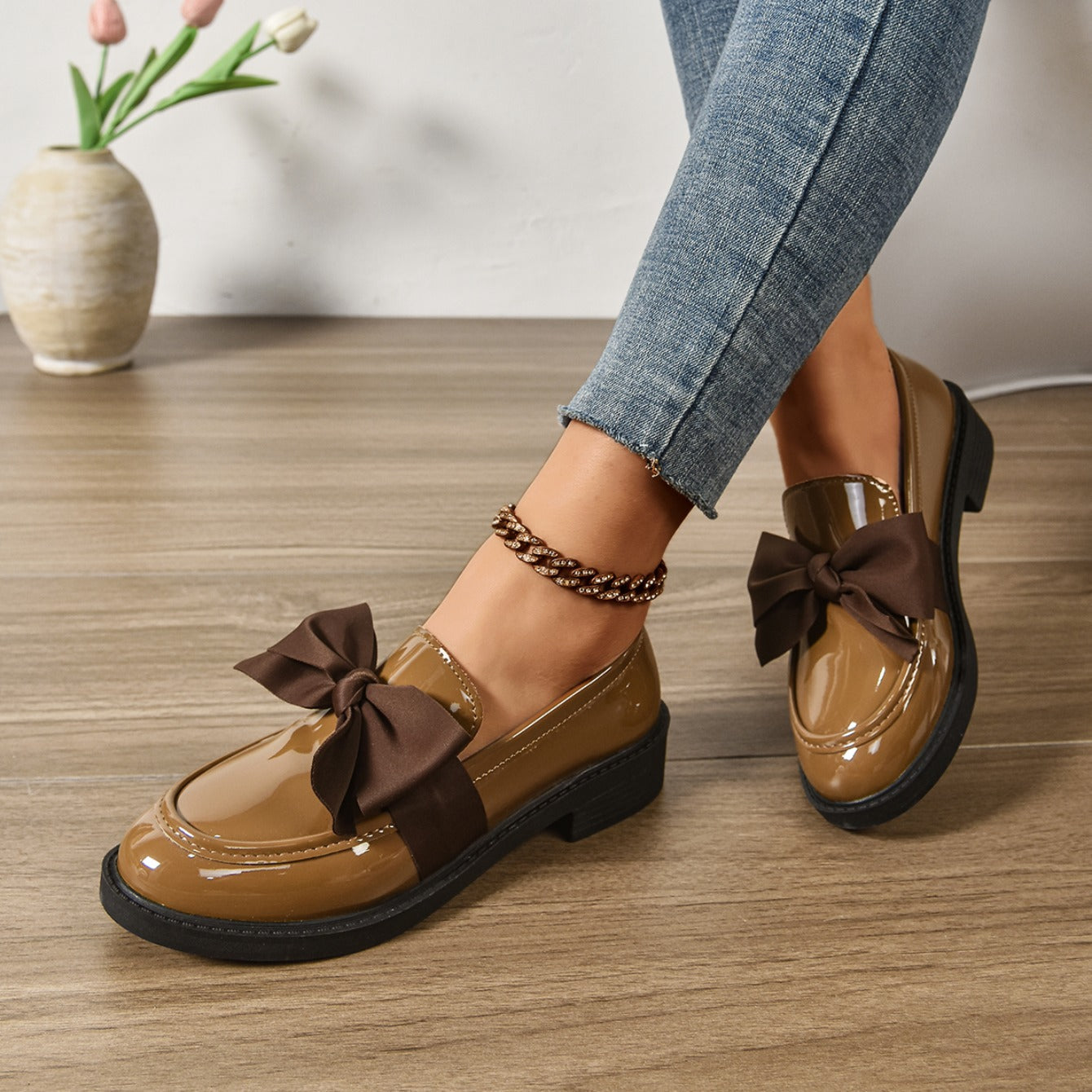Kailin | Glossy Leather Slip-On Loafers 1