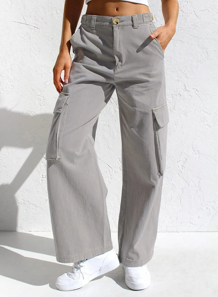 Navi | Loose-Fitting Black Cargo Pants 1