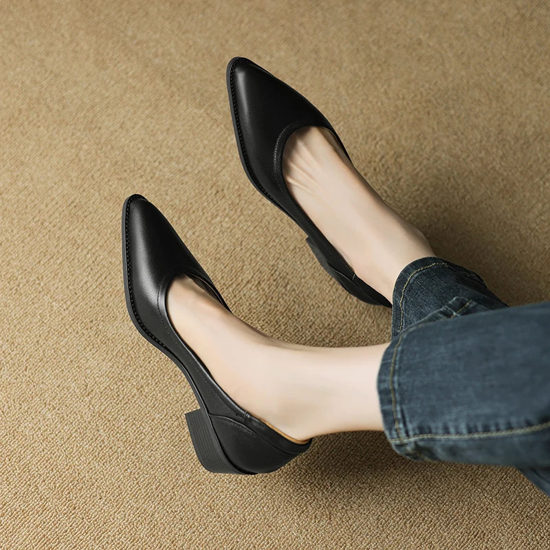 Women's block heel pumps in beige with pointed toe and stable mid-height heel